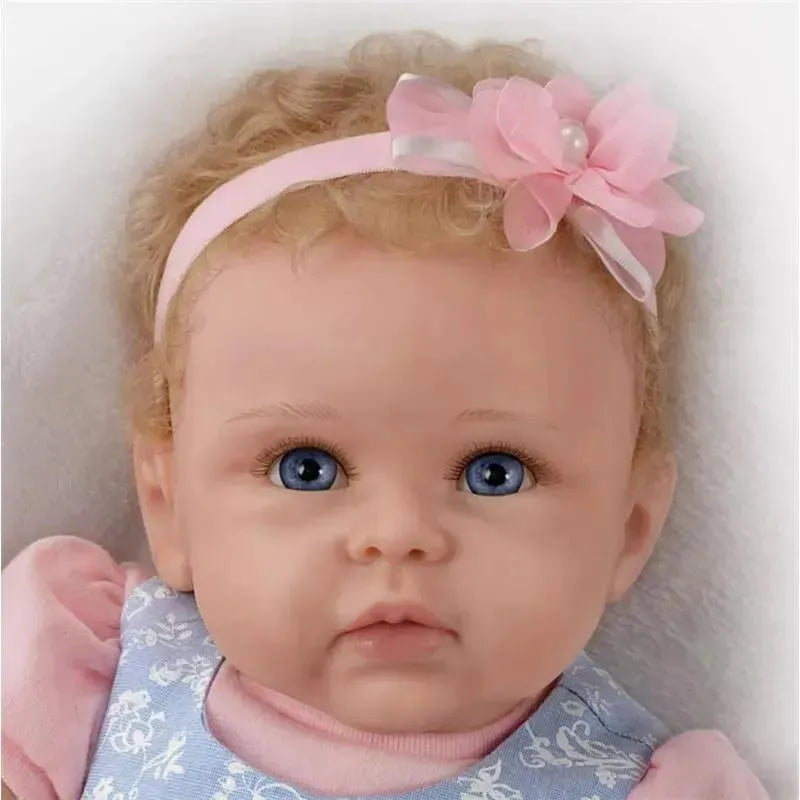 Ashton Drake - Little Livie - Silicone Image 2