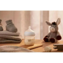 Avent - 1Pk Natural Baby Bottle With Natural Response Nipple, Clear, 4Oz Image 2