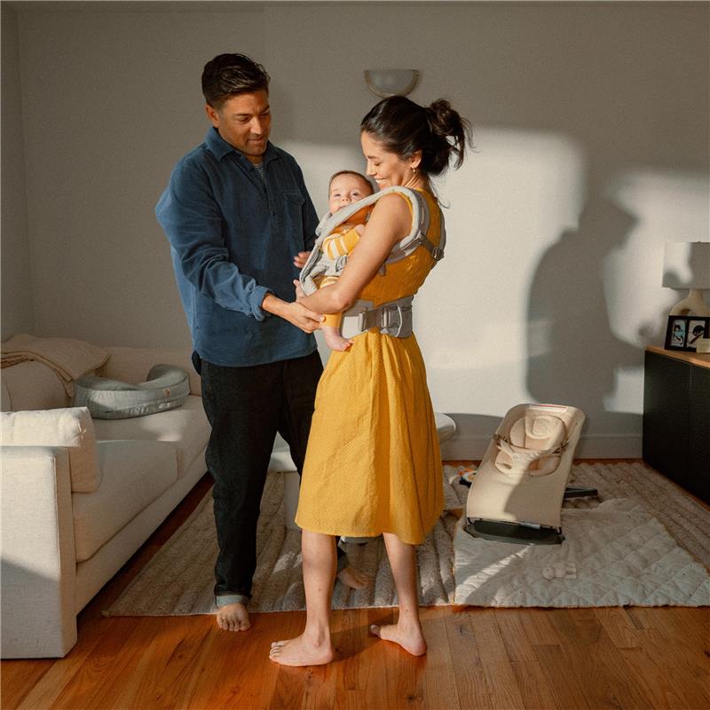 Ergobaby - Omni Deluxe All Carry Positions Breathable Cotton Baby Carrier with Enhanced Lumbar Support, Camel Image 8