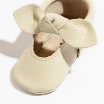 Freshly Picked - Knotted Bow Mocc Mini Sole, Birch Image 1