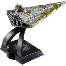 Hot Wheels - Star Wars Grand Admiral Thrawn's Chimaera Image 2