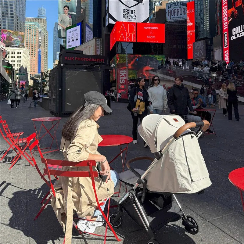 Primo Passi - Icon Travel Stroller Special Edition, Chrome Frame/Beige Image 4