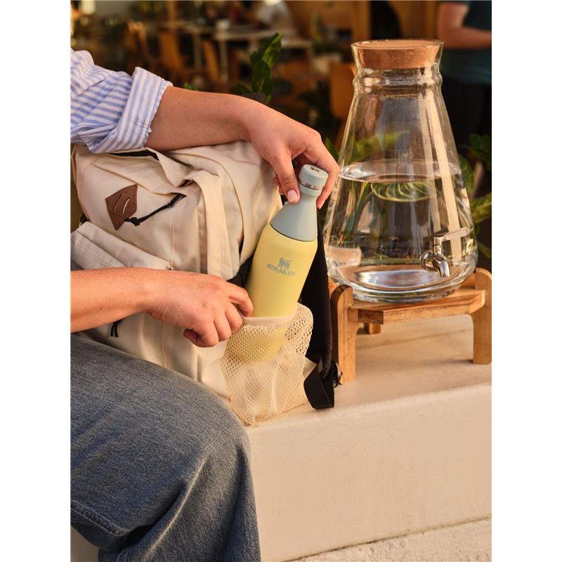 Stanley - The All Day Slim Bottle 20 Oz / 0.59 L Pomelo Image 2