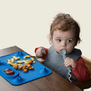 Utensílios para comer para bebês ocupados