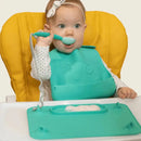 Utensílios para comer para bebês ocupados