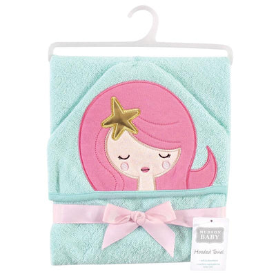 Hooded towel designed for babies featuring a mermaid with pink hair and a gold star, made of soft materials.
