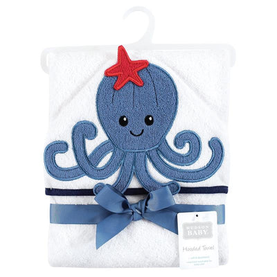 Hooded towel featuring a blue octopus design with a red star, soft and absorbent, suitable for babies.
