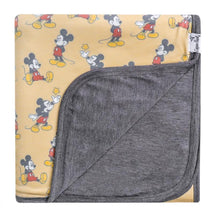 Copper Pearl - Disney Princess 3-Layer Stretchy Quilt Image 1