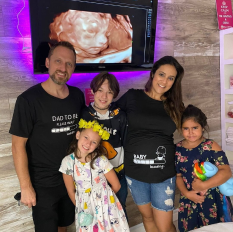 Familia Fazendo Ultrasom 4D em Orlando, FL na Clinica da MacroBaby