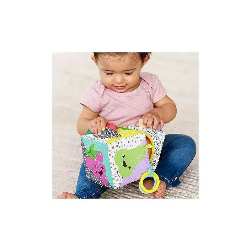 Infantino - Wee Wild Ones - Peek & Seek Sensory Discovery Cube Image 4