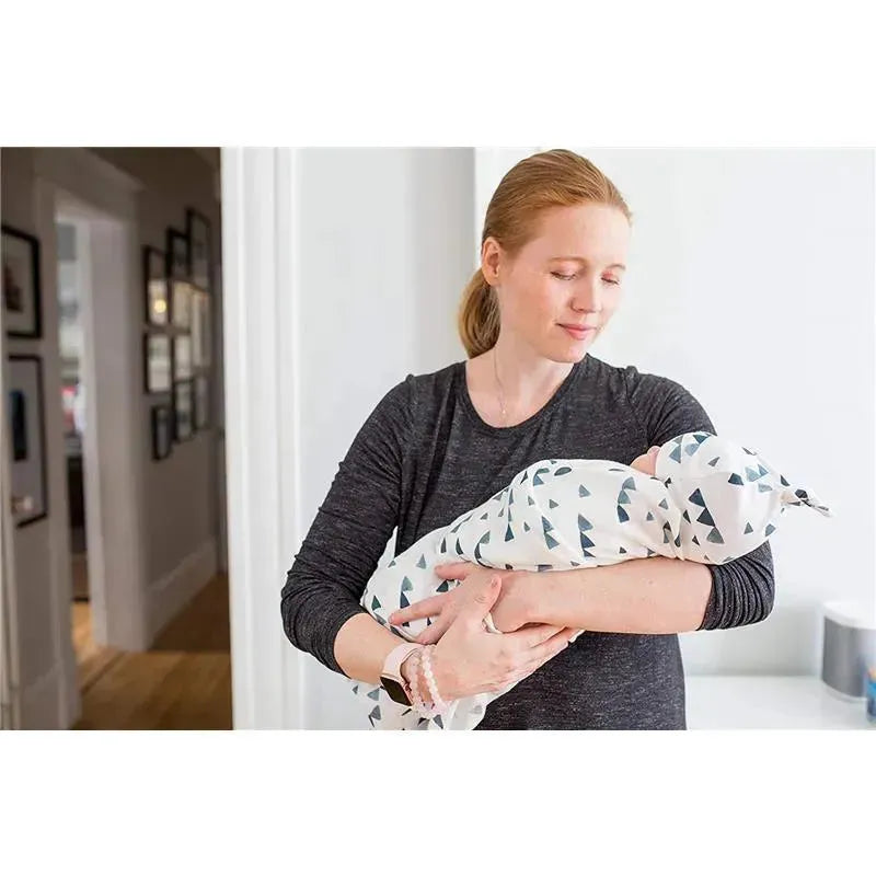 Mary Meyer - Lulujo Hello World Hat & Swaddle Set, Navy Triangles Image 3