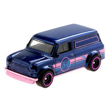 Mattel - Hot Wheels Pearl & Chrome '67 Austin Mini Van Diecast Car Image 1