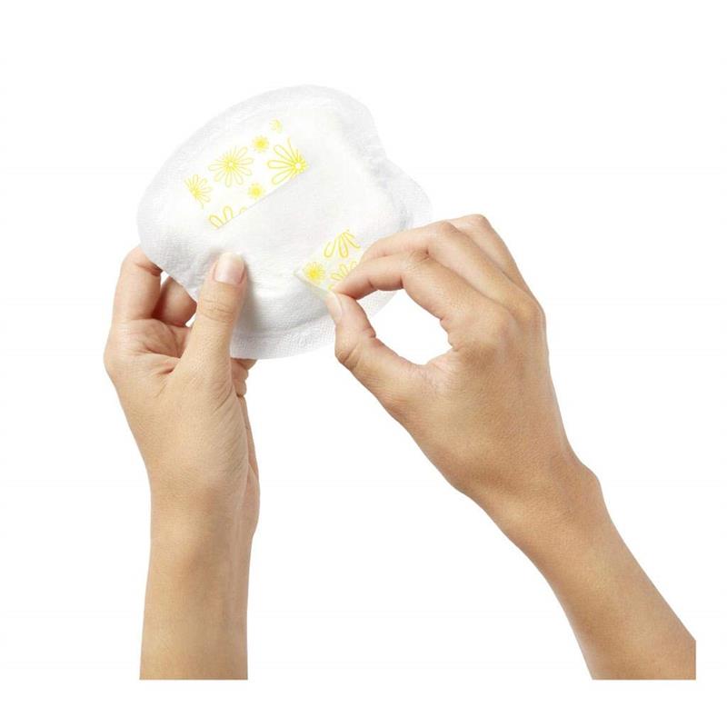 Medela - Safe & Dry™ Super Absorbency Disposable Nursing Pads, 60 Count Image 3
