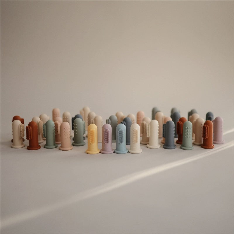 Mushie 2-Pack Finger Toothbrush - Clay/Shifting Sand Image 7
