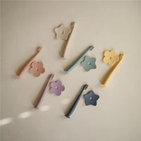 Mushie - Finger Toothbrush, Powder Blue/Daffodil Image 4