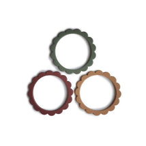 Mushie - Flower Teething Bracelet 3-Pack (Dried Thyme/Berry/Natural) Image 2