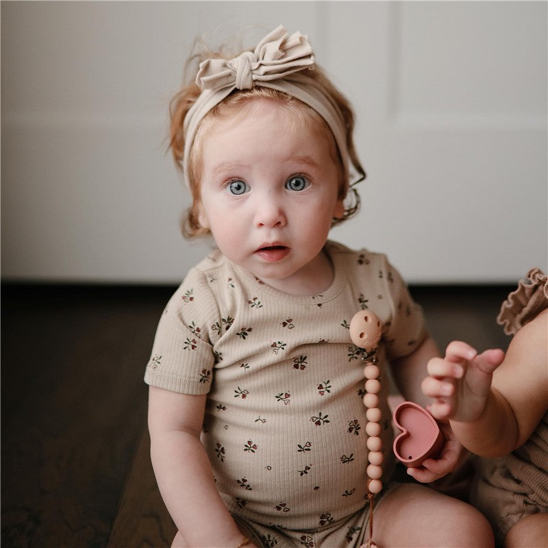 Mushie Silicone Pacifier Clip Hera - Blush Image 4