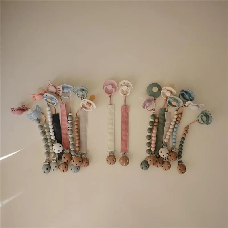 Mushie - Linen Pacifier Clip – 2 Pack, Dusty Rose/Shifting Sand Image 2