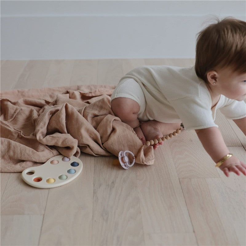 Mushie Organic Cotton Muslin Swaddle Blanket - Natural Image 4