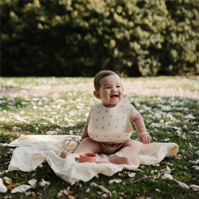 Mushie Silicone Baby Bib - Bows Image 4