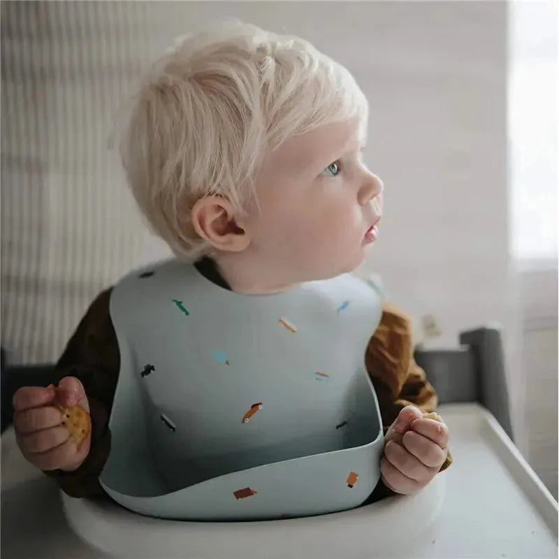 Mushie - Silicone Baby Bib, Safari Light Grey Image 3