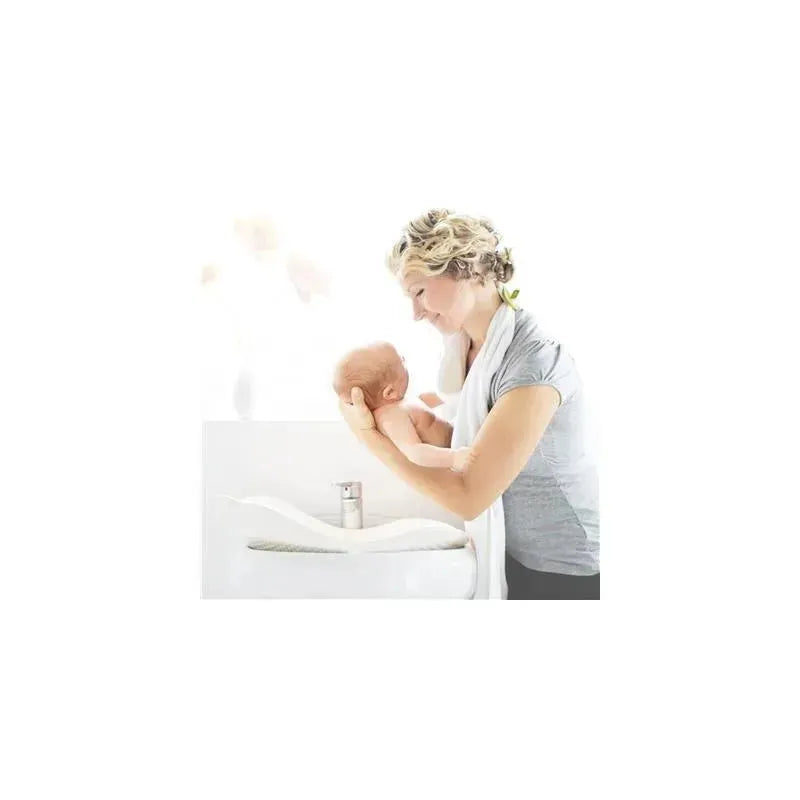 Puj Hug Hands Free Infant Bath Towel - White Image 1