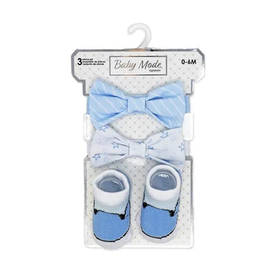 3-piece baby set featuring blue star-patterned socks and two coordinating blue bowties. Suitable for ages 0-6 months.
