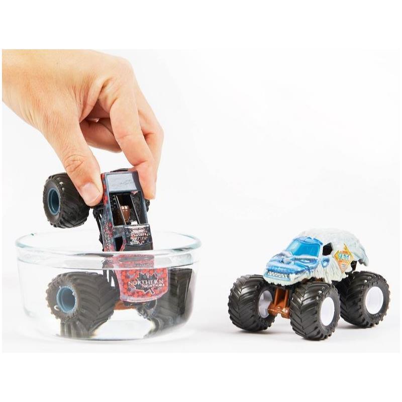 Spin Master Monster Jam, Color-Changing Die-Cast Monster Trucks 2-Pack, 1:64 Scale Yeti vs Sparkle Smash (Styles May Vary) Image 3