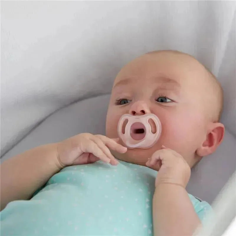 Tommee Tippee - Ultra-light Dummies Soother Asst, 6-18 months, 2 pack Image 3