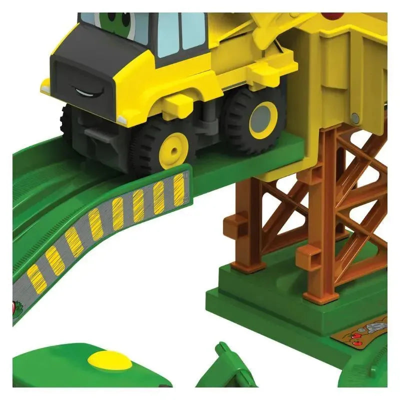 Tomy - Big Loader Johnny Tractor Image 9